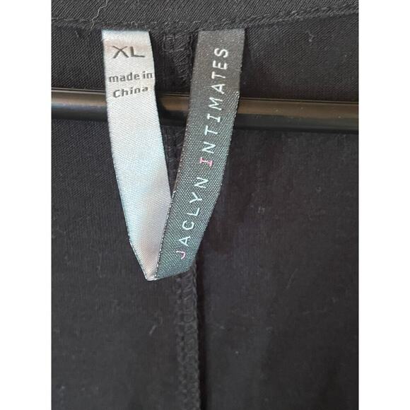 Jaclyn Intimates womens black cropped v-neck pocket t-shirt. size XL - Picture 2 of 3